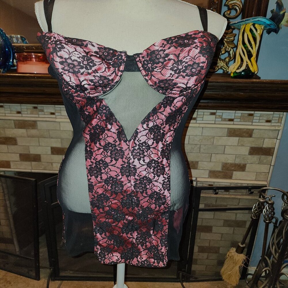PRE LOVED VINTAGE BABYDOLL BY "SEDUCTIONS". SIZE XL.